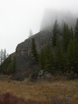 [ Bull Canyon , Bull Canyon o les Tsilhqot'in ont attir les envahisseurs Bella Coola et leur ont tendu une embuscade., Liam Haggerty, Copyright Great Unsolved Mysteries Project  ]